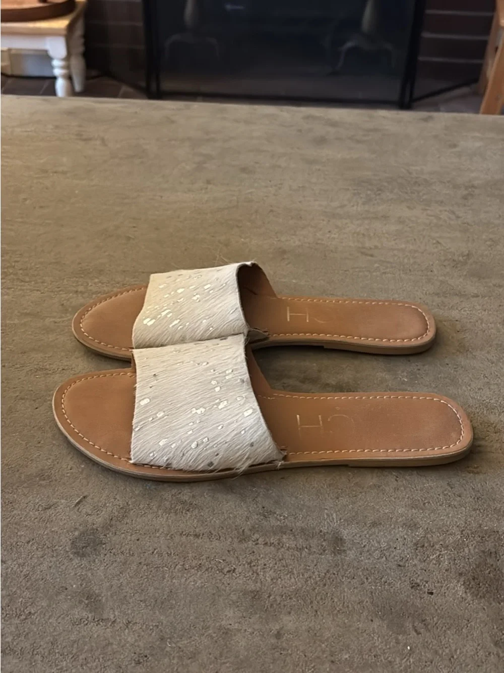 Beach by Matisse Cowhide Sandals (A-4)